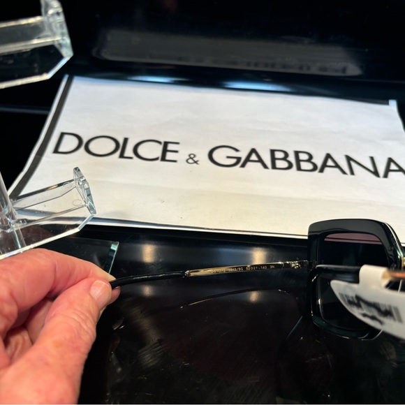 New Dolce and Gabbana DG4373 3319/8G. Black/Red Leopard Half Print Sunglasses - Picture 7 of 16